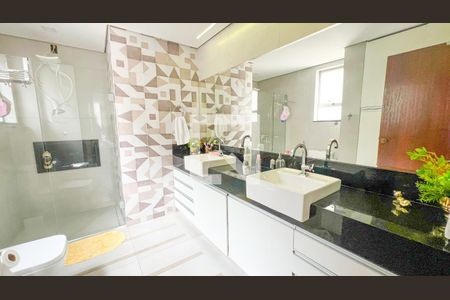 Apartamento à venda com 210m², 5 quartos e 3 vagasBanheiro Social