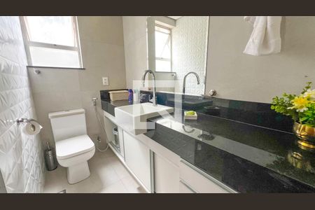 Apartamento à venda com 210m², 5 quartos e 3 vagasBanheiro Social