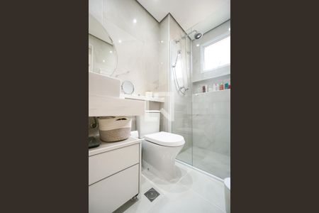 Apartamento à venda com 92m², 2 quartos e 2 vagasBanheiro da suíte 01