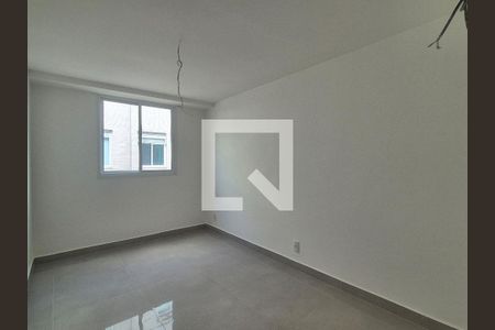 Apartamento para alugar com 71m², 2 quartos e 2 vagasSuite