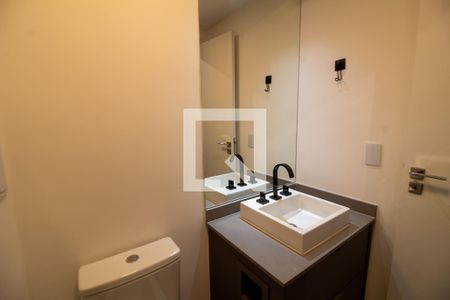 Banheiro de kitnet/studio para alugar com 1 quarto, 29m² em Campo Belo, São Paulo