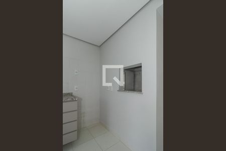 Cozinha e Área de Serviço de apartamento para alugar com 3 quartos, 70m² em Jardim Carvalho, Porto Alegre