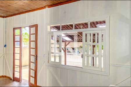 Sala / Cozinha de casa para alugar com 1 quarto, 40m² em São João do Rio Vermelho, Florianópolis