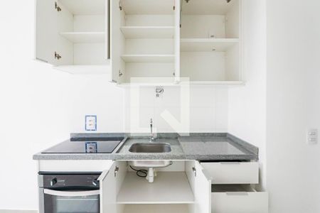 Cozinha de apartamento para alugar com 1 quarto, 24m² em Butantã, São Paulo