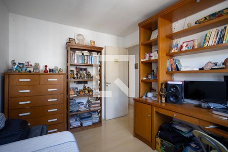 Apartamento à venda com 98m², 4 quartos e 2 vagasQuarto 3