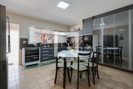 Casa para alugar com 298m², 3 quartos e 12 vagas Casa para alugar com 298m², 3 quartos e 12 vagasCozinha