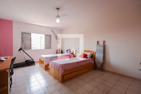 Casa para alugar com 298m², 3 quartos e 12 vagas Casa para alugar com 298m², 3 quartos e 12 vagasQuarto 2