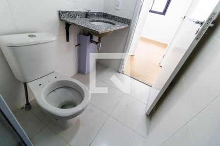 Apartamento à venda com 69m², 3 quartos e 1 vaga Apartamento à venda com 69m², 3 quartos e 1 vagaBanheiro do Corredor