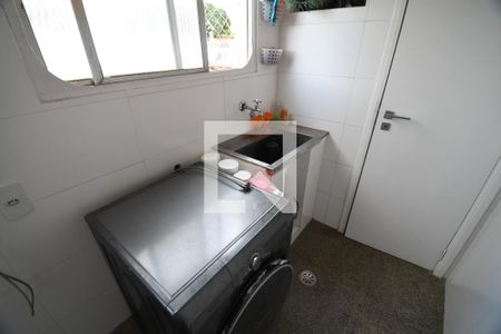 Apartamento à venda com 138m², 3 quartos e 1 vagaÁrea de Serviço