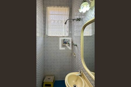 Casa à venda com 296m², 4 quartos e 3 vagas Casa à venda com 296m², 4 quartos e 3 vagasBanheiro Social 02