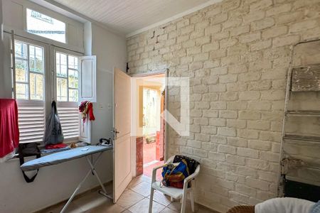 Casa à venda com 296m², 4 quartos e 3 vagas Casa à venda com 296m², 4 quartos e 3 vagasQuarto de Serviço 01