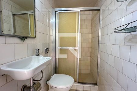 Casa à venda com 296m², 4 quartos e 3 vagas Casa à venda com 296m², 4 quartos e 3 vagasBanheiro de serviço