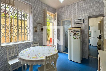 Casa à venda com 296m², 4 quartos e 3 vagas Casa à venda com 296m², 4 quartos e 3 vagasCopa