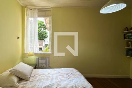 Casa à venda com 296m², 4 quartos e 3 vagas Casa à venda com 296m², 4 quartos e 3 vagasQuarto 02