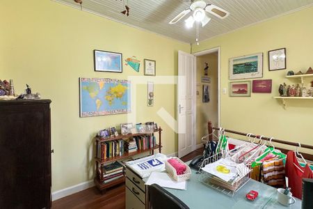 Casa à venda com 296m², 4 quartos e 3 vagas Casa à venda com 296m², 4 quartos e 3 vagasQuarto 04