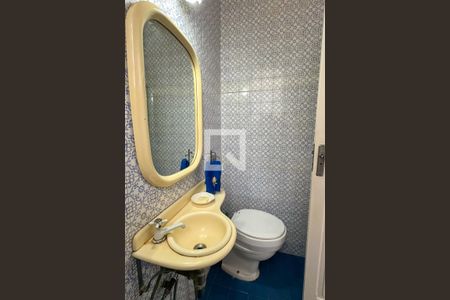 Casa à venda com 296m², 4 quartos e 3 vagas Casa à venda com 296m², 4 quartos e 3 vagasBanheiro Social 02