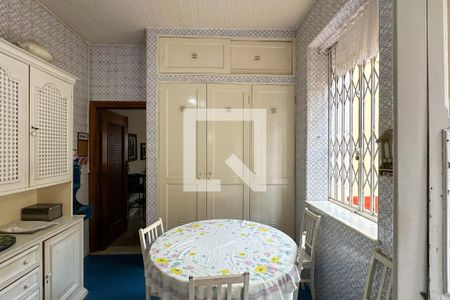 Casa à venda com 296m², 4 quartos e 3 vagas Casa à venda com 296m², 4 quartos e 3 vagasCopa