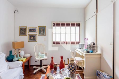 Casa à venda com 300m², 3 quartos e 5 vagas