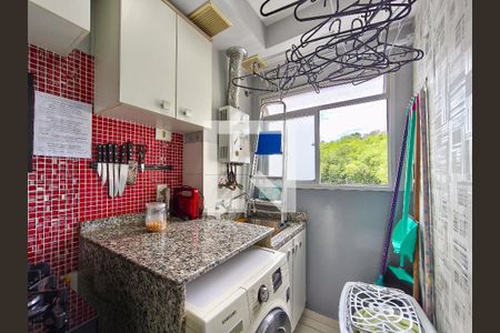 Apartamento à venda com 55m², 2 quartos e 1 vaga Apartamento à venda com 55m², 2 quartos e 1 vagaCozinha e Área de Serviço