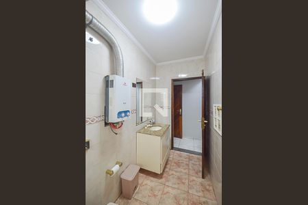 Casa à venda com 235m², 3 quartos e 2 vagas Casa à venda com 235m², 3 quartos e 2 vagasBanheiro