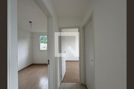 Corredor de apartamento para alugar com 2 quartos, 42m² em Vargem Grande, Rio de Janeiro