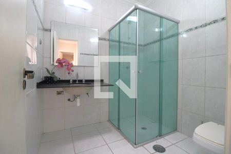 Casa à venda com 250m², 3 quartos e 3 vagasBanheiro comum