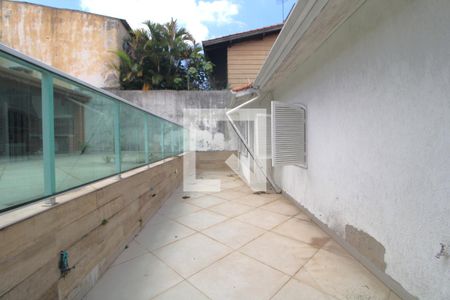 Casa à venda com 250m², 3 quartos e 3 vagasQuintal fundos da casa