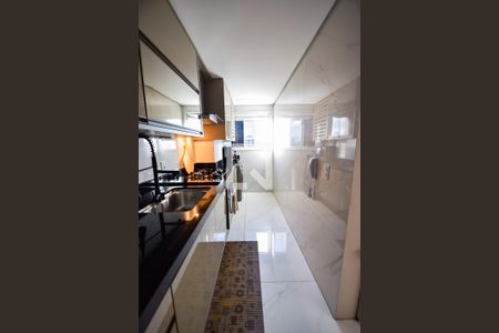 Apartamento para alugar com 77m², 2 quartos e 1 vagaCozinha e Área de Serviço