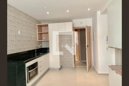 Sala / cozinha americana  de apartamento à venda com 1 quarto, 37m² em Copacabana, Rio de Janeiro