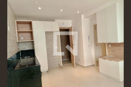Sala / cozinha americana  de apartamento à venda com 1 quarto, 37m² em Copacabana, Rio de Janeiro