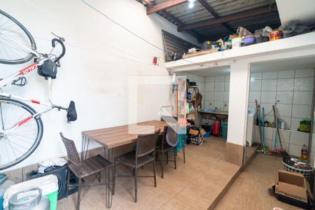 Casa à venda com 126m², 2 quartos e 2 vagas Casa à venda com 126m², 2 quartos e 2 vagasCozinha