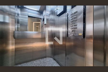 Apartamento para alugar com 72m², 2 quartos e 1 vaga Apartamento para alugar com 72m², 2 quartos e 1 vagaElevador