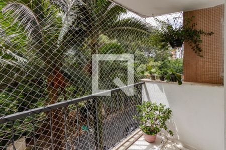 Apartamento à venda com 92m², 3 quartos e 1 vaga Apartamento à venda com 92m², 3 quartos e 1 vagaVaranda