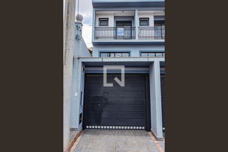 Casa à venda com 163m², 3 quartos e 3 vagasFachada