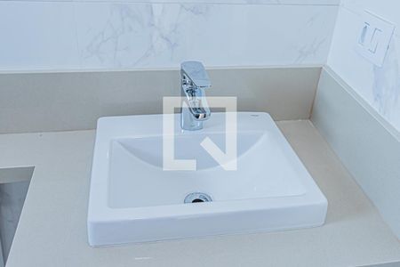 Casa à venda com 163m², 3 quartos e 3 vagasBanheiro suite 1