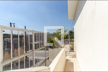 Casa à venda com 270m², 3 quartos e 5 vagasCorredor externo