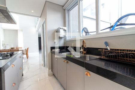 Casa de condomínio à venda com 372m², 3 quartos e 2 vagasCozinha