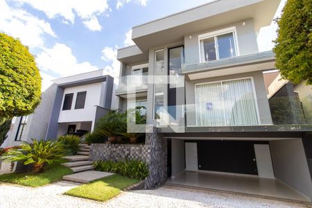 Casa de condomínio à venda com 372m², 3 quartos e 2 vagasFachada