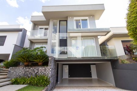 Casa de condomínio à venda com 372m², 3 quartos e 2 vagasFachada