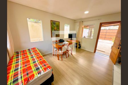 Sala de casa para alugar com 1 quarto, 55m² em São João do Rio Vermelho, Florianópolis