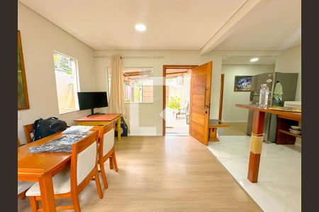 Sala de casa para alugar com 1 quarto, 55m² em São João do Rio Vermelho, Florianópolis