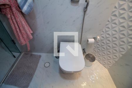 Apartamento à venda com 79m², 2 quartos e 1 vaga Apartamento à venda com 79m², 2 quartos e 1 vagaBanheiro