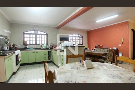 Casa à venda com 250m², 3 quartos e 4 vagasCozinha 