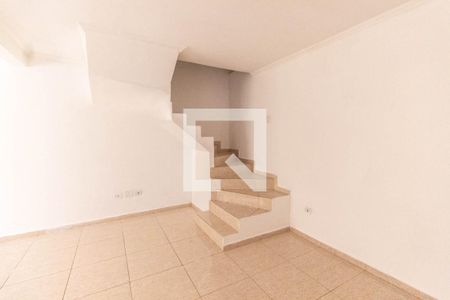 Casa para alugar com 70m², 2 quartos e sem vaga Casa para alugar com 70m², 2 quartos e sem vagaSala