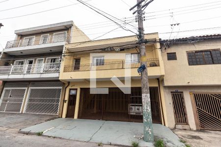 Casa para alugar com 70m², 2 quartos e sem vaga Casa para alugar com 70m², 2 quartos e sem vagaFachada