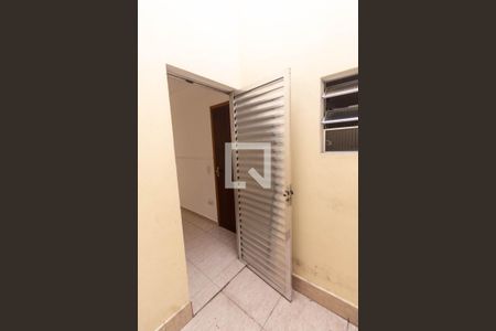 Casa para alugar com 70m², 2 quartos e sem vaga Casa para alugar com 70m², 2 quartos e sem vagaCorredor
