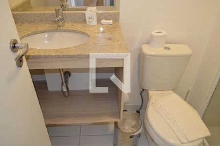 Banheiro de kitnet/studio para alugar com 1 quarto, 23m² em Sé, São Paulo