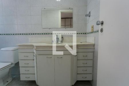 Apartamento para alugar com 192m², 4 quartos e 3 vagasBanheiro da Suíte 2