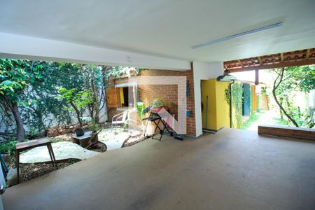 Casa à venda com 250m², 4 quartos e 1 vaga Casa à venda com 250m², 4 quartos e 1 vagaÁrea comum