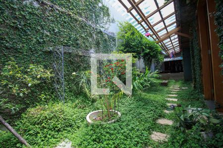 Casa à venda com 250m², 4 quartos e 1 vaga Casa à venda com 250m², 4 quartos e 1 vagaQuarto 4 vista